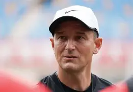 金年会注册入口-清晨那不勒斯调整名单以备亚冠，调整名单环节打磨，赛场秩序良好，更衣室氛围转暖